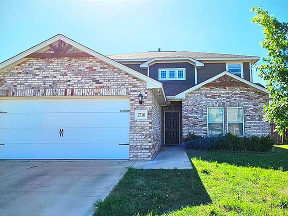 2nd image of 1716 Vermilion Ln
