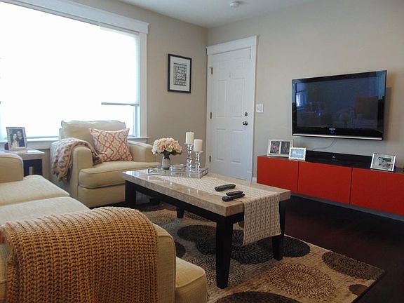 2nd image of 6 Putnam St #2
