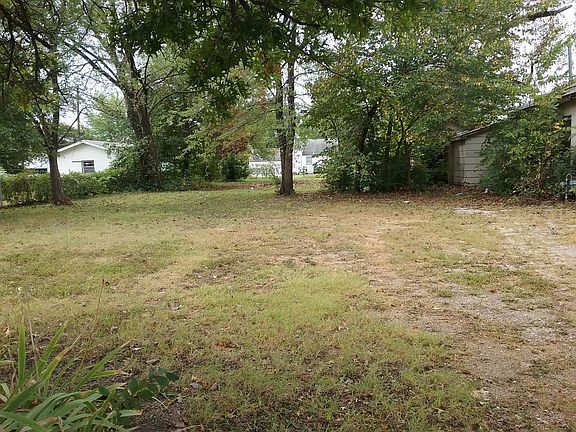 3rd image of 1811 W 5th St