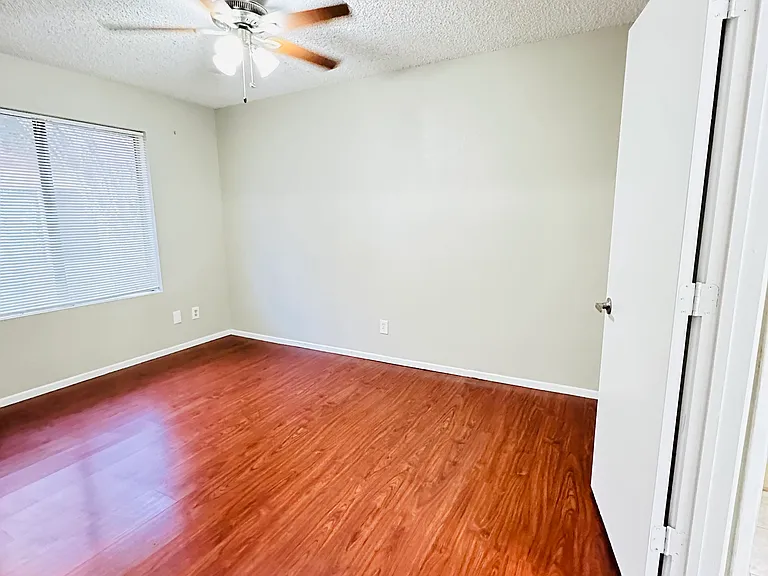 2838 E Beck Ln #3 — Photo 17