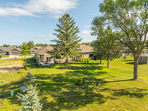 4th image of 841 Lake Forest Cir