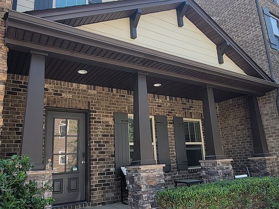 3rd image of 529 Vintage Green Ln