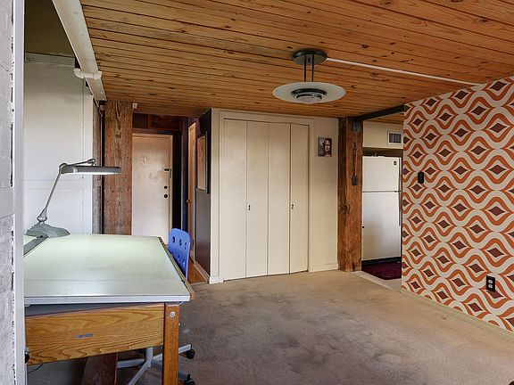 4th image of 1107 S Peters St APT 218