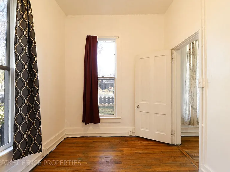 605 Mathews St — Photo 13