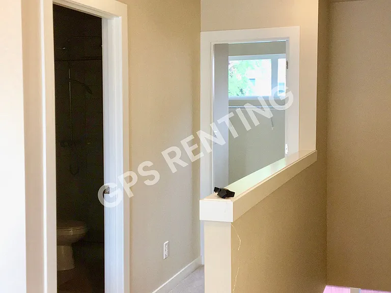 221 24th Ave E #D — Photo 16