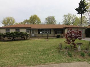 1404 W Westview St, Springfield, MO 65807