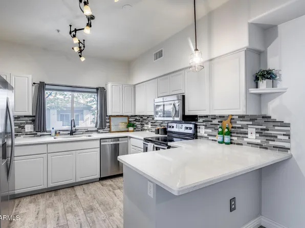 7401 W ARROWHEAD CLUBHOUSE Drive #2007, Glendale, AZ 85308