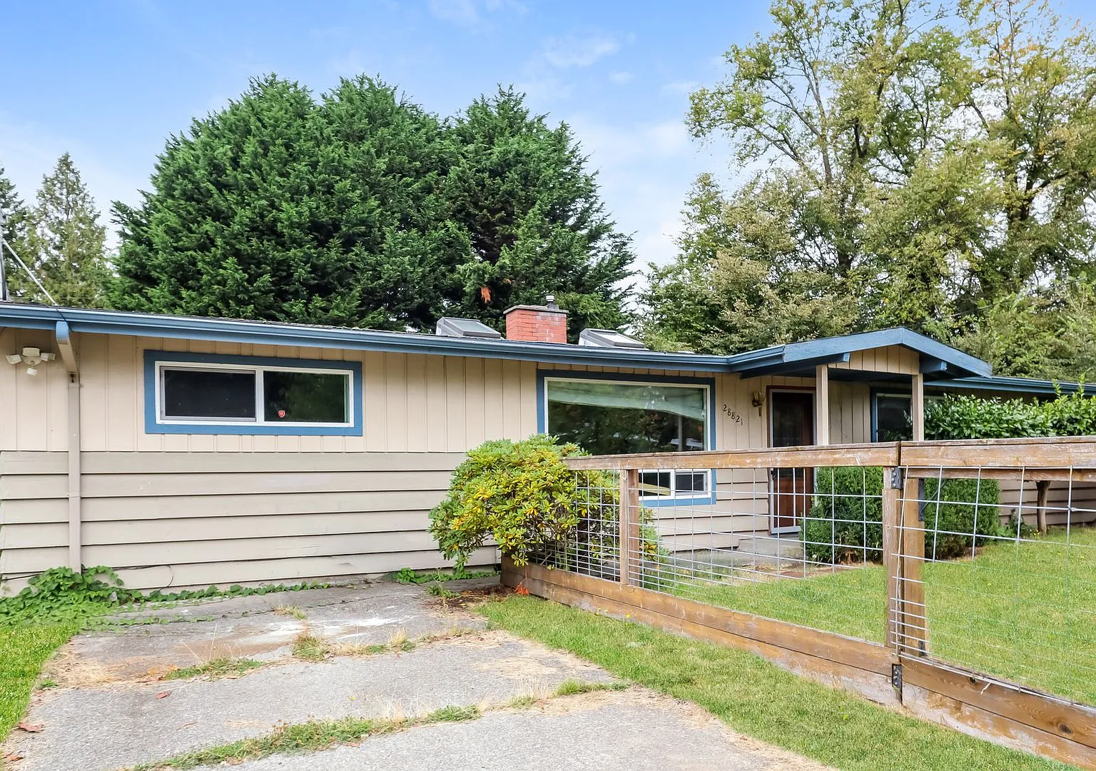 Spacious 3-Bedroom Federal Way Home with Wood-Burning Fireplace & Ample Parking — Photo 1