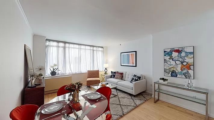 1st image of 224 W 18th St APT 5C