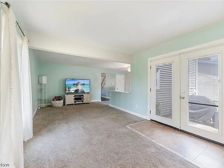 2369 Frederick Dr — Photo 15