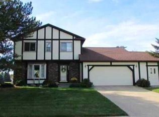 3913 Trailwood Dr, Okemos, MI 48864