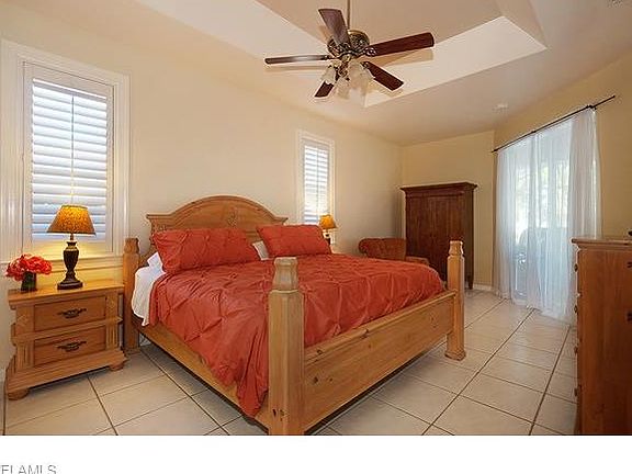 5th image of 4913 SW 26th Pl