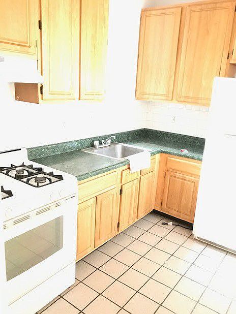 2nd image of 211 W 144th St APT 1B