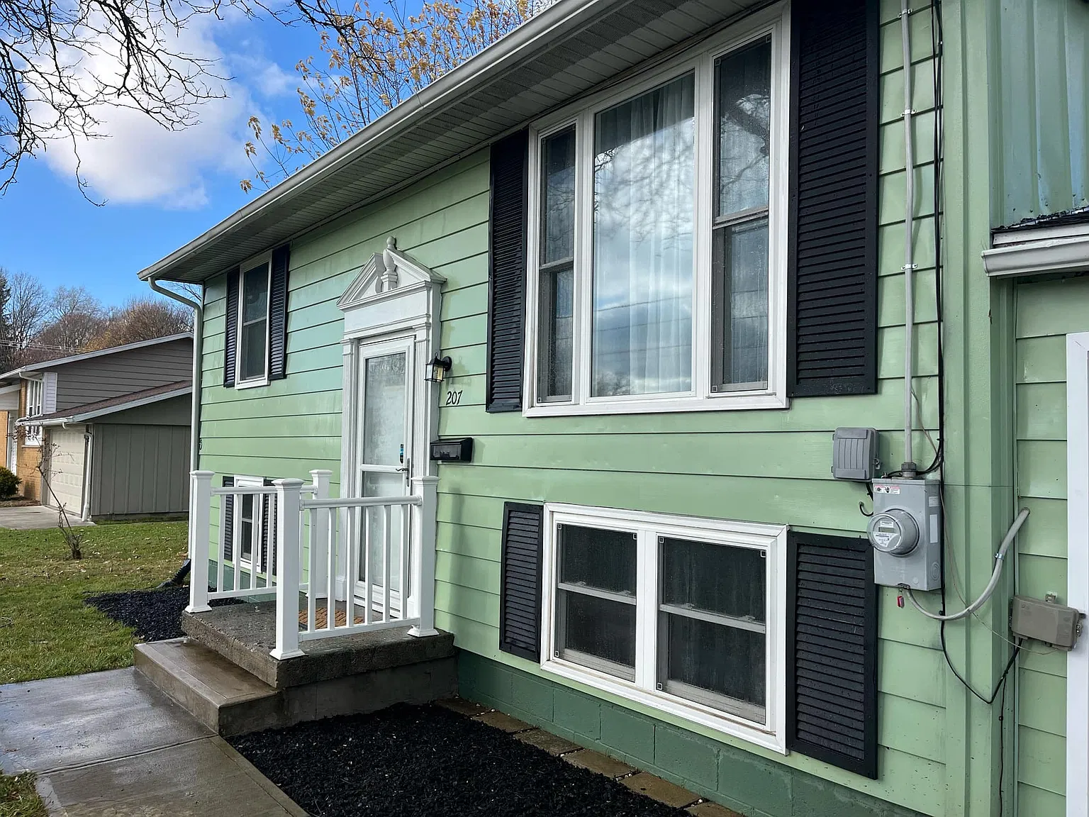 4 bed, 1550 sqft, $2,000 — Photo 2