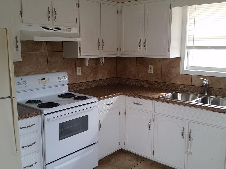1st image of 1721 Lawrence Ave
