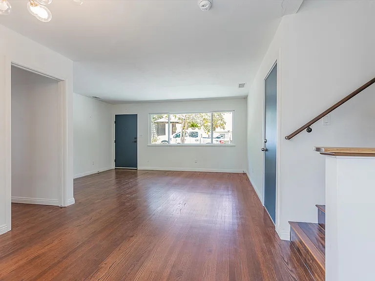 59 Mulberry Ln — Photo 3