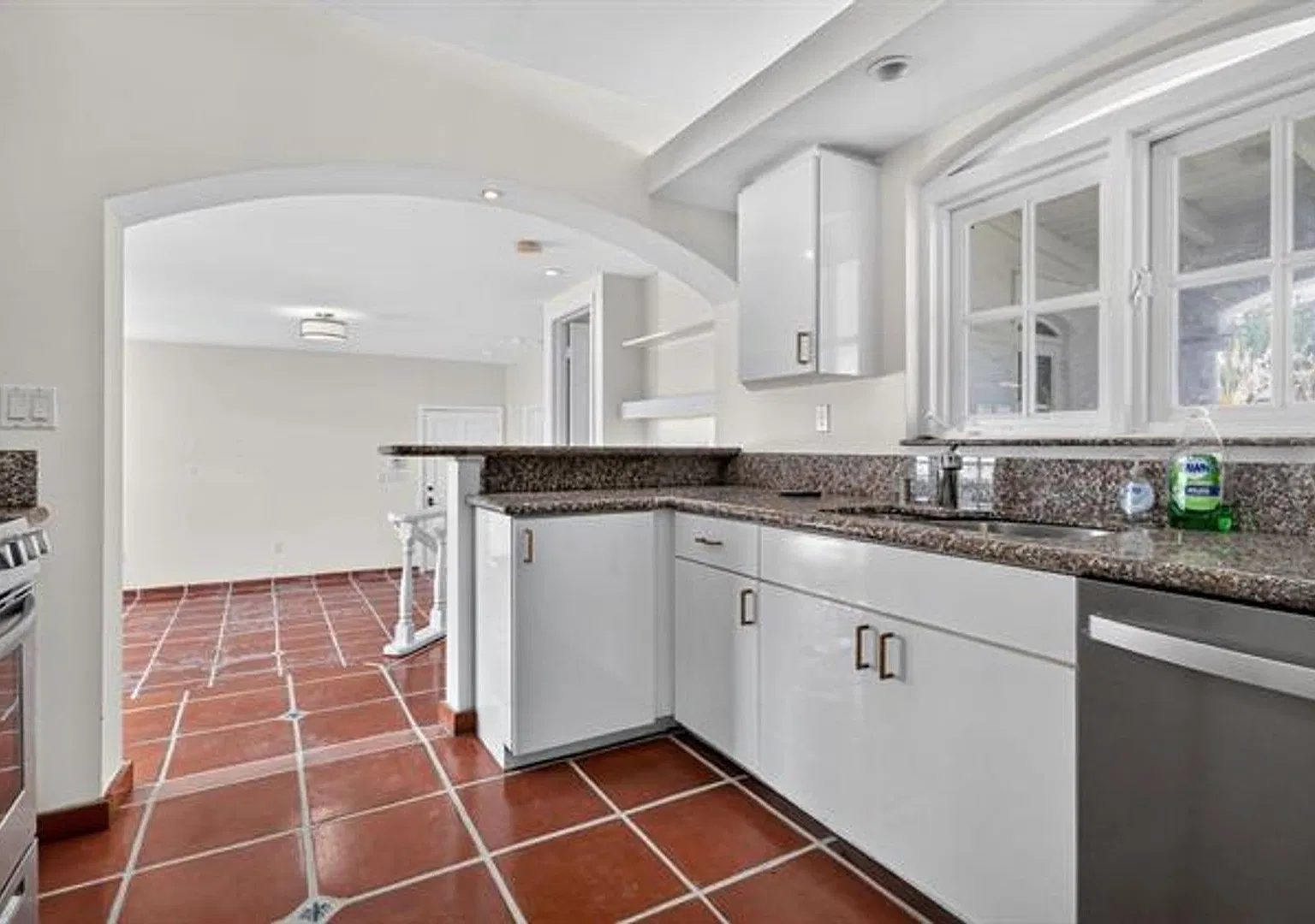 7500 W Treasure Dr # 7500, North Bay Village, FL 33141 — Photo 2