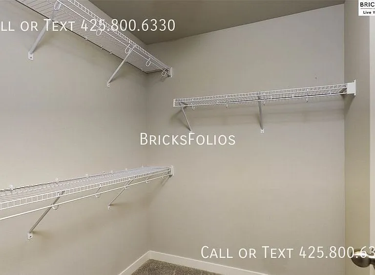 1052 Banyan St — Photo 17