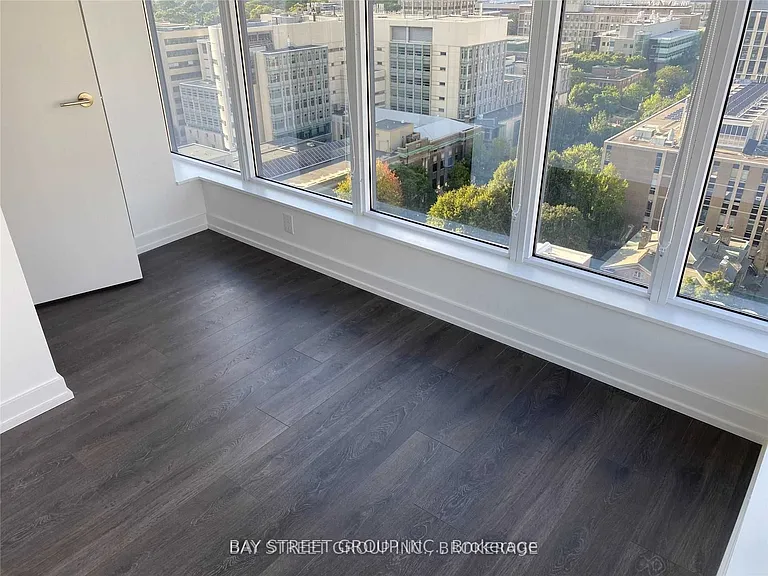 203 College St #1706 — Photo 11