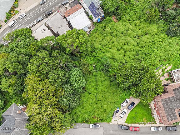 3rd image of 49 Tompkins Cir