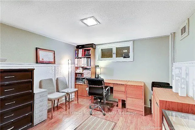 195 York Mills Rd — Photo 20