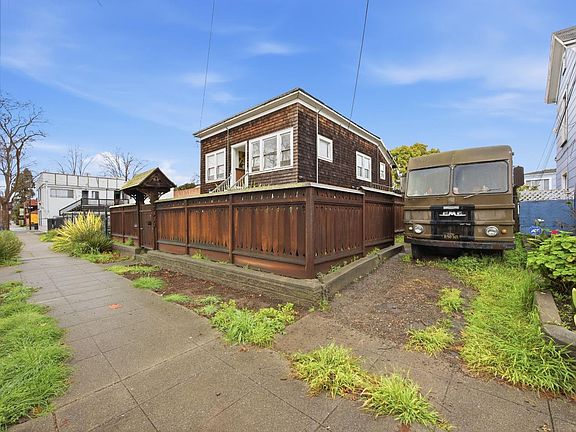 2nd image of 2013 9th St