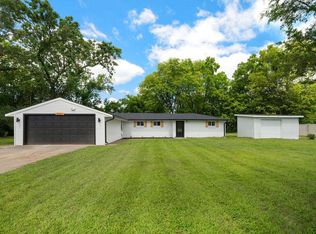 4351 E River Rd, Buchanan, MI 49107