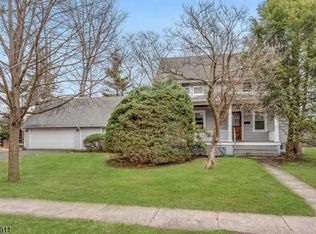 419 Sterling Pl, Ridgewood, NJ 07450