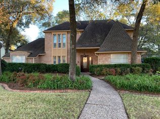 5619 Spanish Oak Dr, Houston, TX 77066