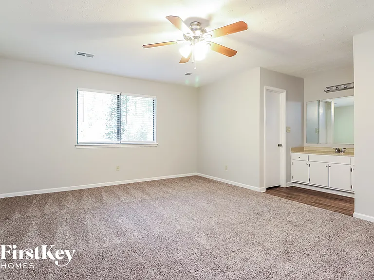 3226 Deshong Dr — Photo 9