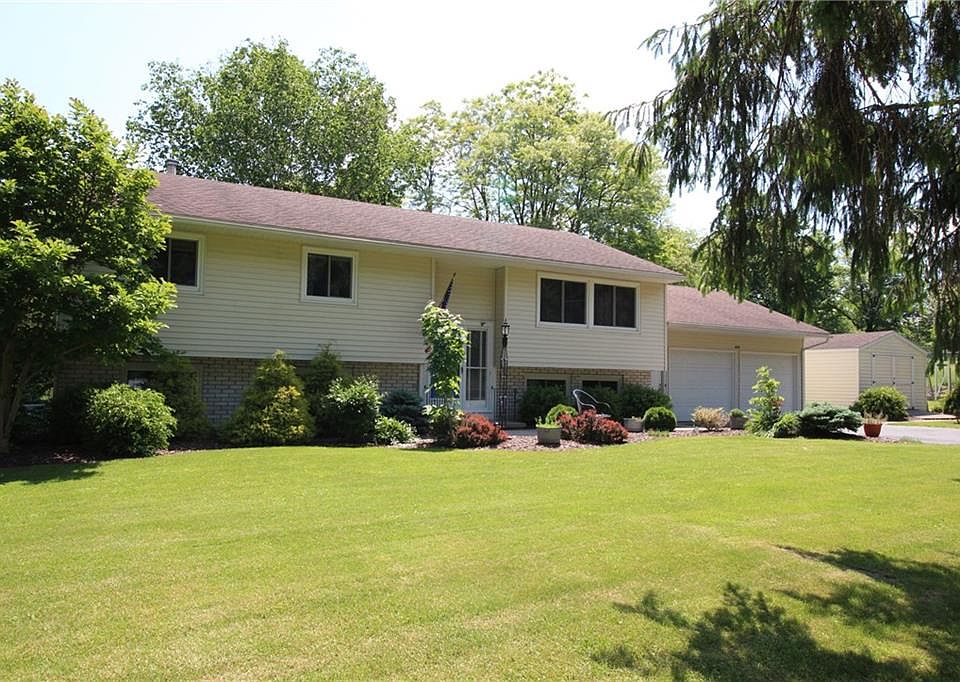 1st image of 816 Peirson Ave
