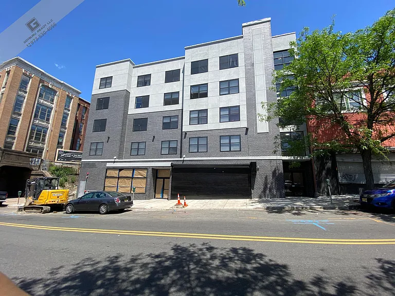 185 Broadway #208 — Photo 8