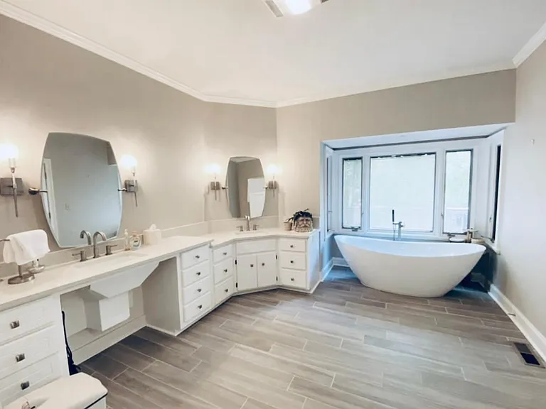 2090 N Jefferson St NE — Photo 14