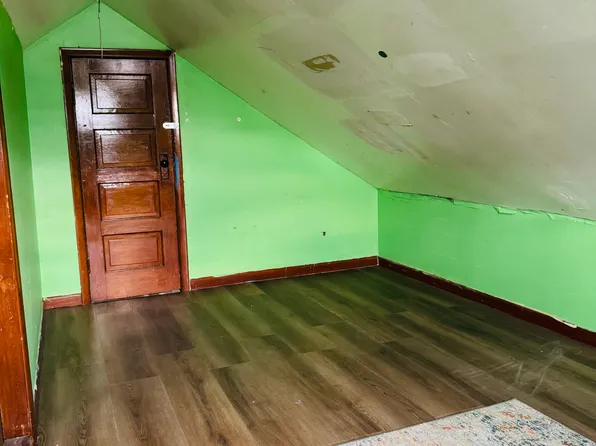 113 Van Pelt Avenue image 13 of 16