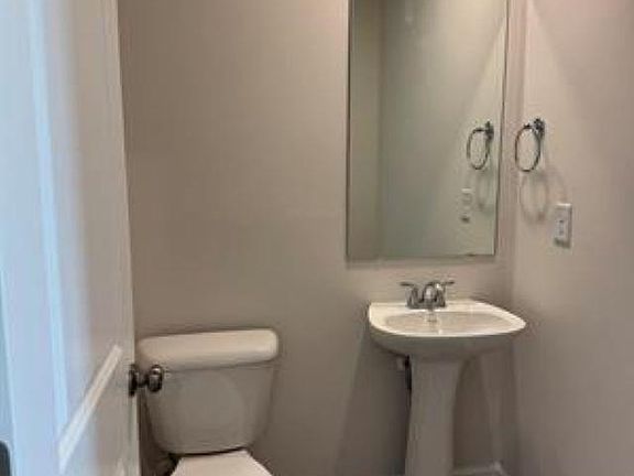 4th image of 329 Stonyway Ln