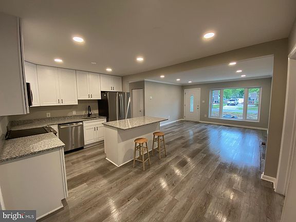 5th image of 4206 Fairglen Dr