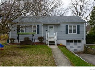 12 Crestview Ave, Cortlandt Manor, NY 10567