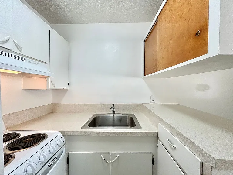 341-347 SE 30th Pl — Photo 13