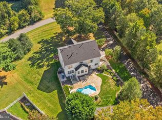 10 Crouch St, Sterling, VA 20165