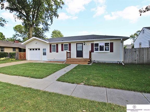 3rd image of 1832 N Somers Ave