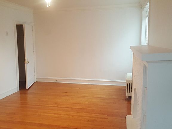 3rd image of 6249 N Washtenaw Ave #3