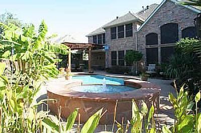 spa, pool and yard
