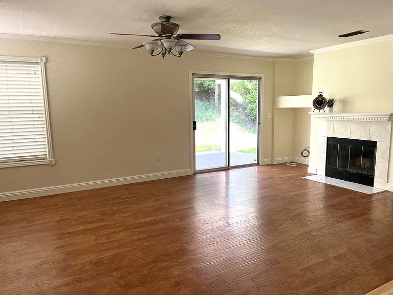 1936 Hillock Ct — Photo 5
