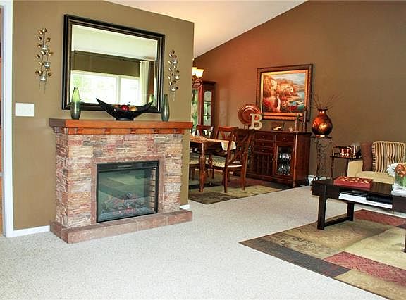 3rd image of 26 Ramblewood Dr