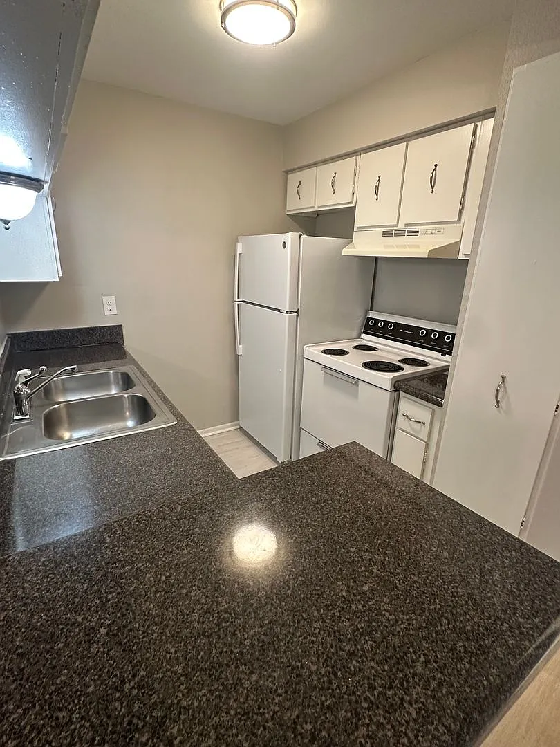 1BD/1BA Condo located on the Germantown/Memphis Line! — Photo 4