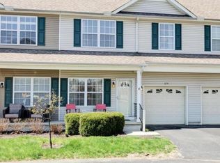 674 Grove Cir, Columbus, OH 43230