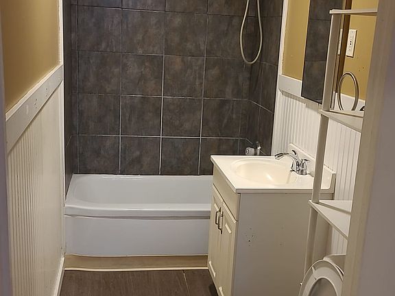 5th image of 109 E Brighton Ave Unit 4