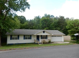 607 Cherokee Trl NW, Dalton, GA 30721