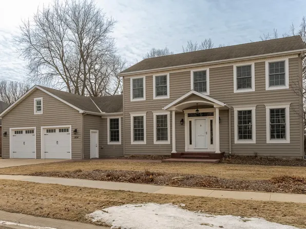 1804 Glendale Hills Dr NE, Rochester, MN 55906