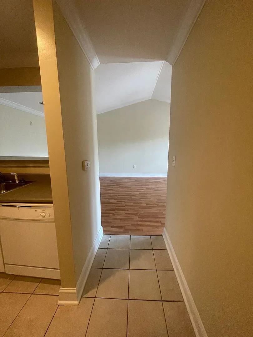 21-2134 Moore — Photo 1